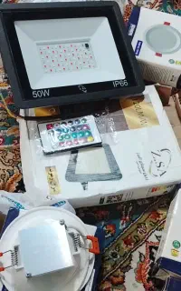 پروژکتور .هالوژن