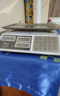 ترازو. 2 عدد. 6 تومان
