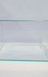 آکواریوم شیشه خم