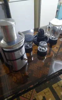 ابمیوه گیری دلمونتی در حد نو