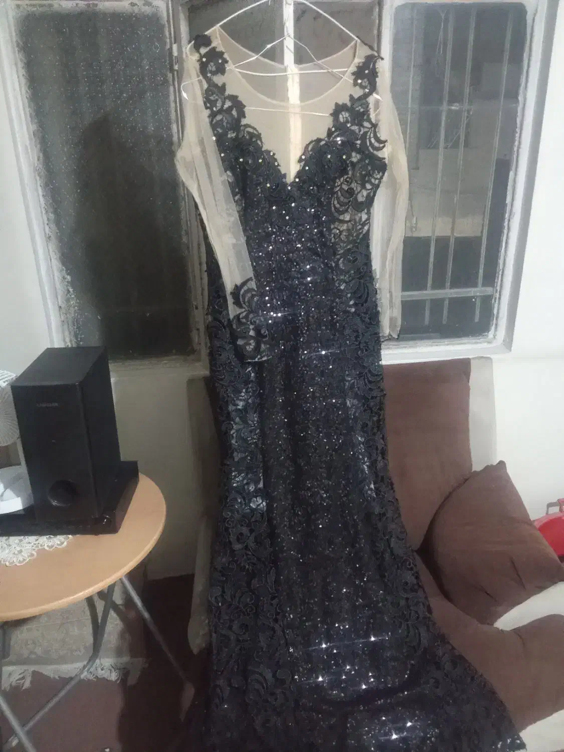 دو عدد لباس مجلسی در حد و مزون دوز و غیره|لباس|آفتاب, |دیوار