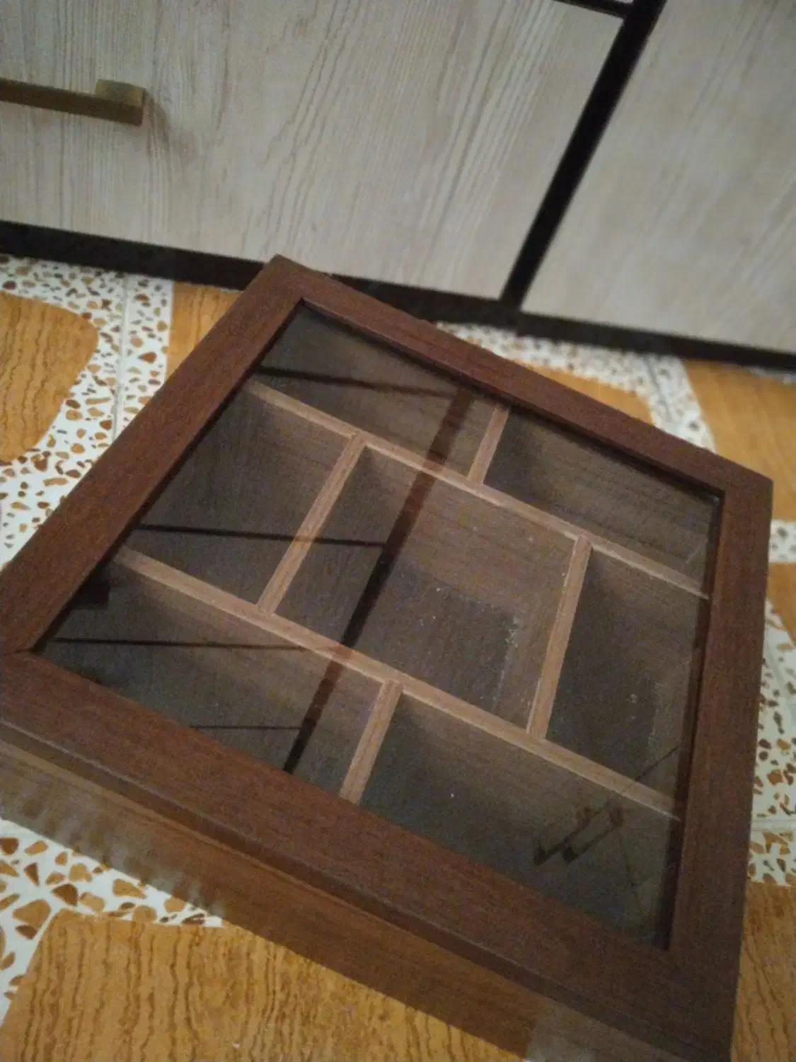 ظرف تقسیم|ظروف سرو و پذیرایی|جوانرود, |دیوار