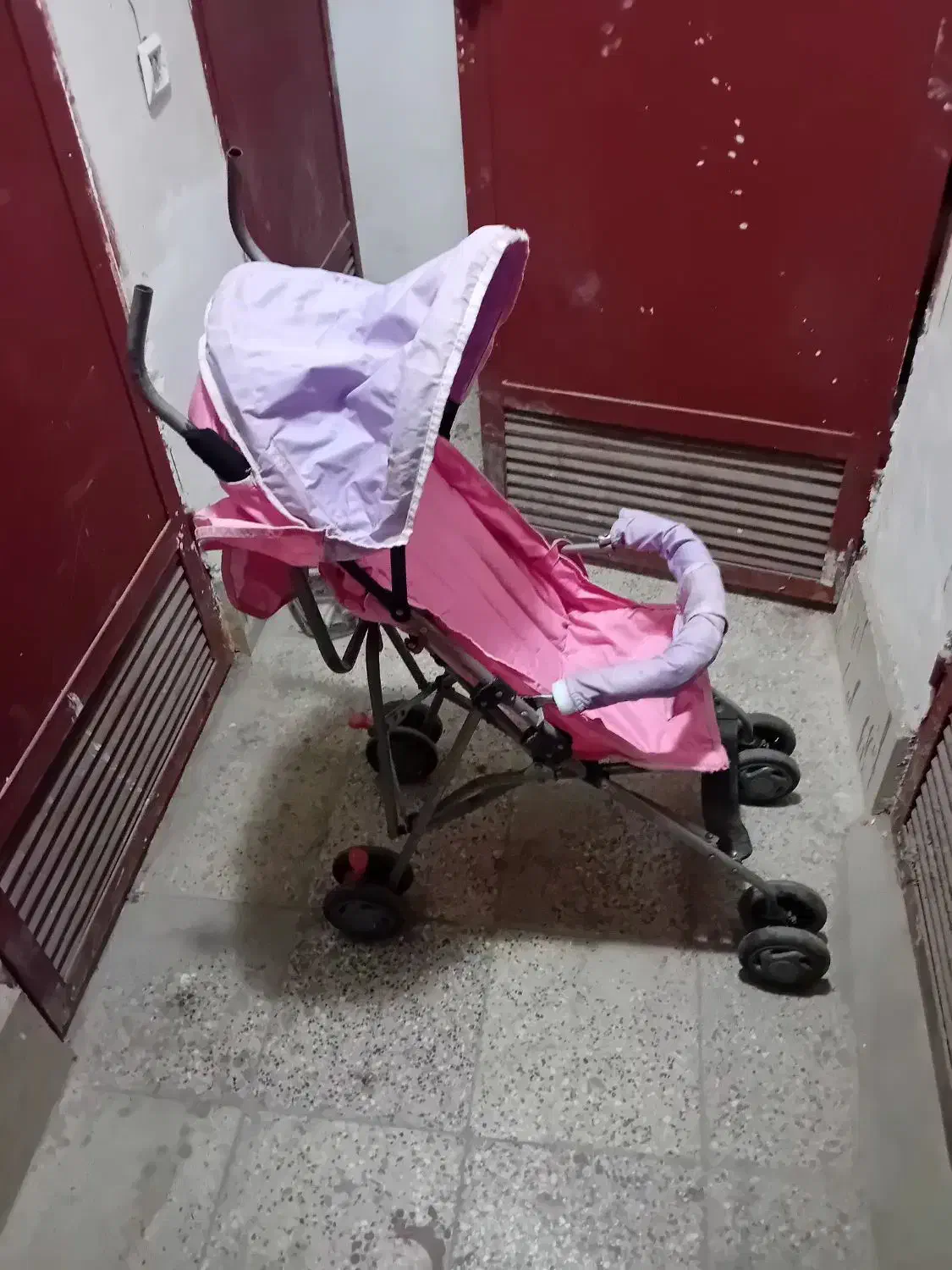 کالسکه بچه|کالسکه و لوازم جانبی|گلبهار, شهر جدید گلبهار|دیوار