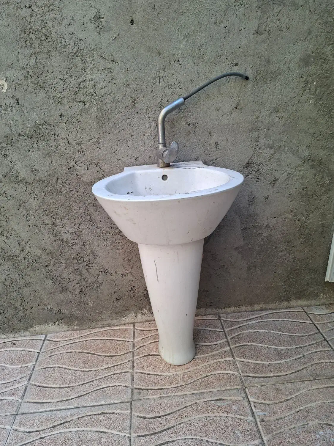 روشویی در حد نو|لوازم سرویس بهداشتی|تبریز, |دیوار