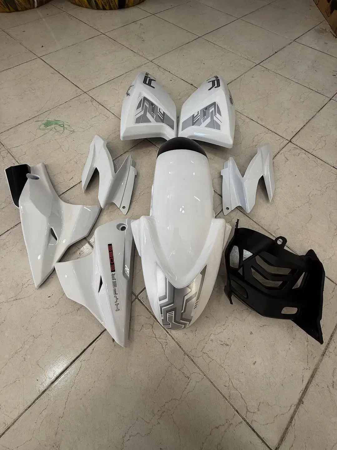 ست آپاچی نیوفیس۱۸۰(فروشگاه لوازم موتور)گلگیرباک|قطعات یدکی و لوازم جانبی|تهران, گمرک|دیوار