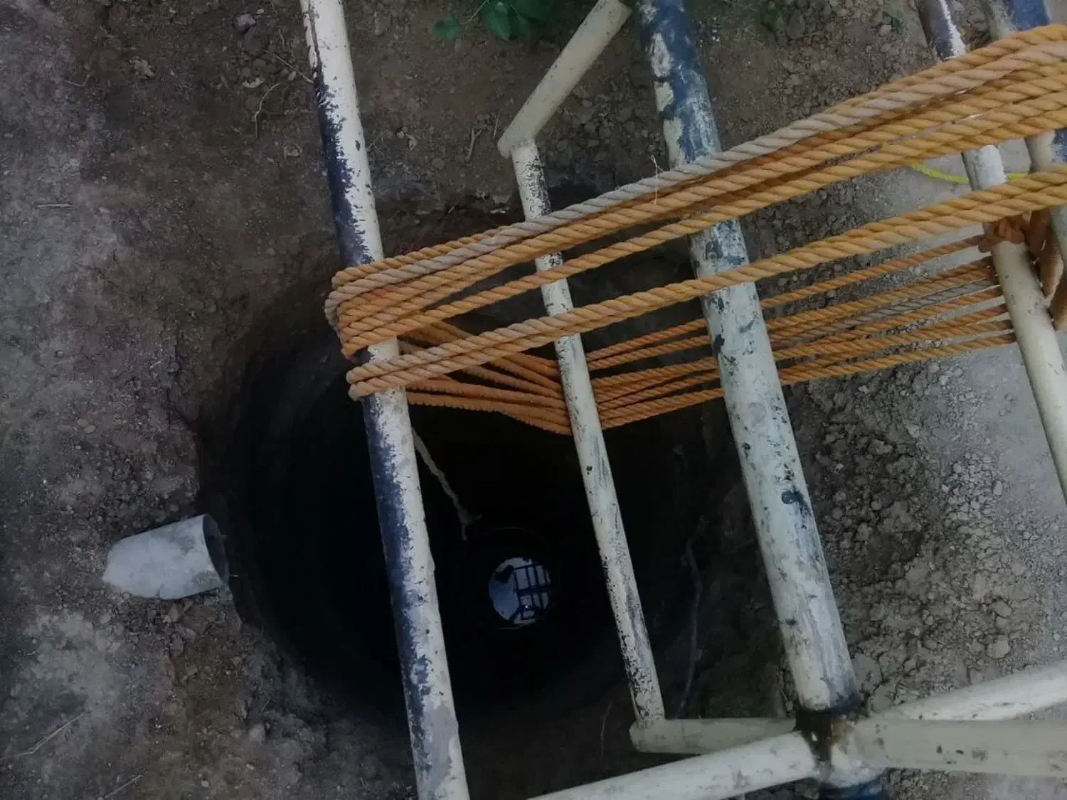 چاه کن تخریب پی کنی|خدمات پیشه و مهارت|گنبد کاووس, |دیوار