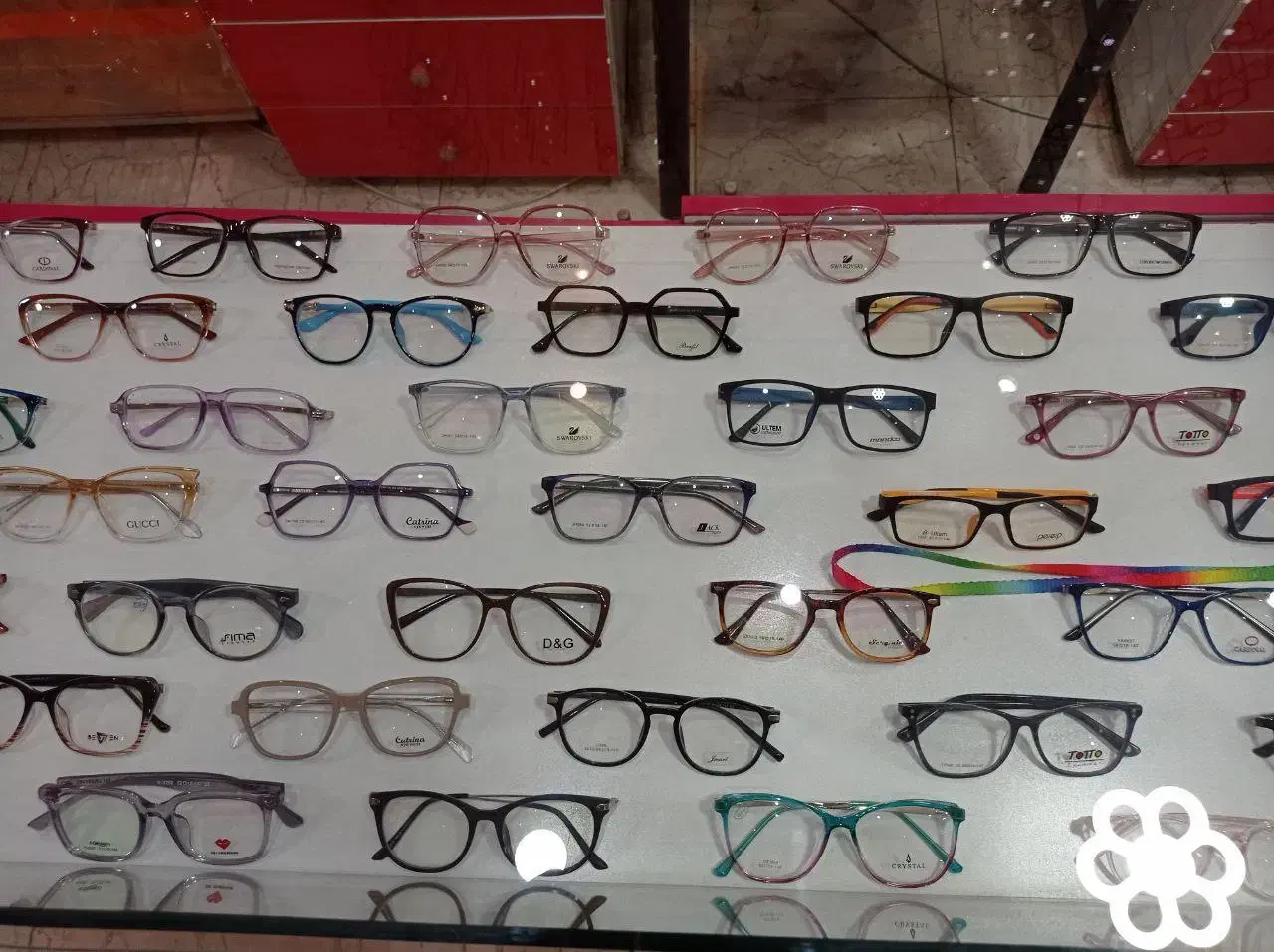 عینک فروشی و عینک سازی امیر|زیورآلات و اکسسوری|اندیشه, اندیشه فاز ۱|دیوار