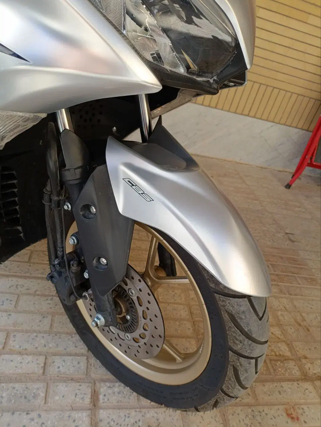 هایلوکس مدل 1404|موتورسیکلت|لنجان, |دیوار