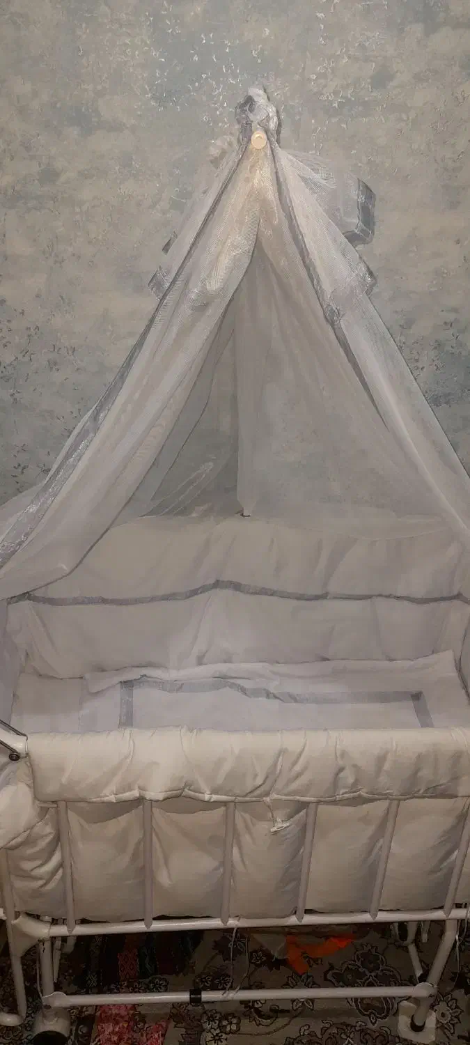 گهواره|تخت و صندلی بچه|قزوین, |دیوار