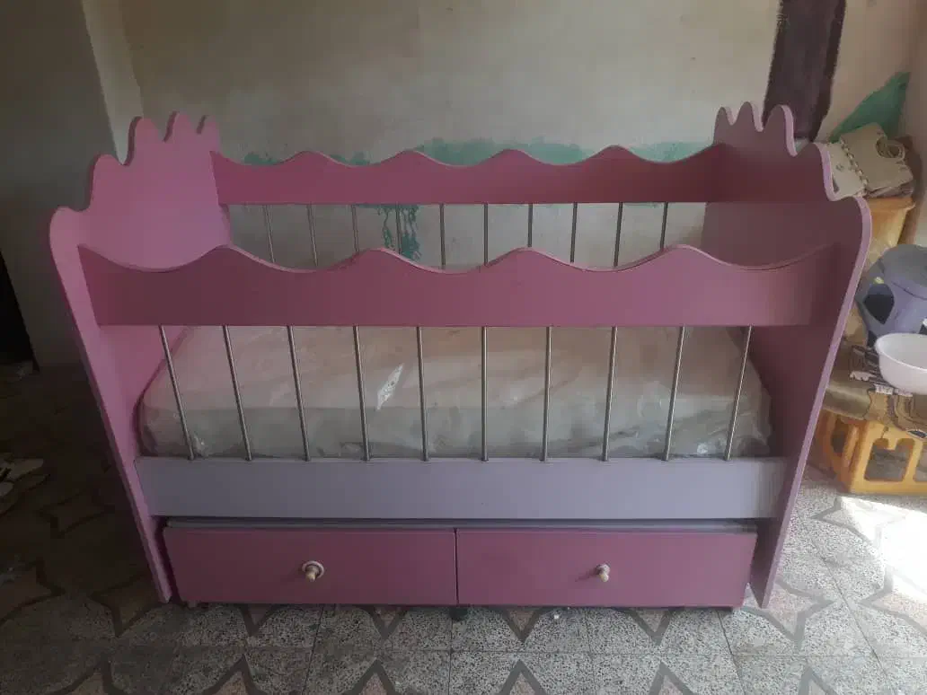 تخت کودک همراه تشک|تخت و صندلی بچه|رشت, پاره بیجار|دیوار