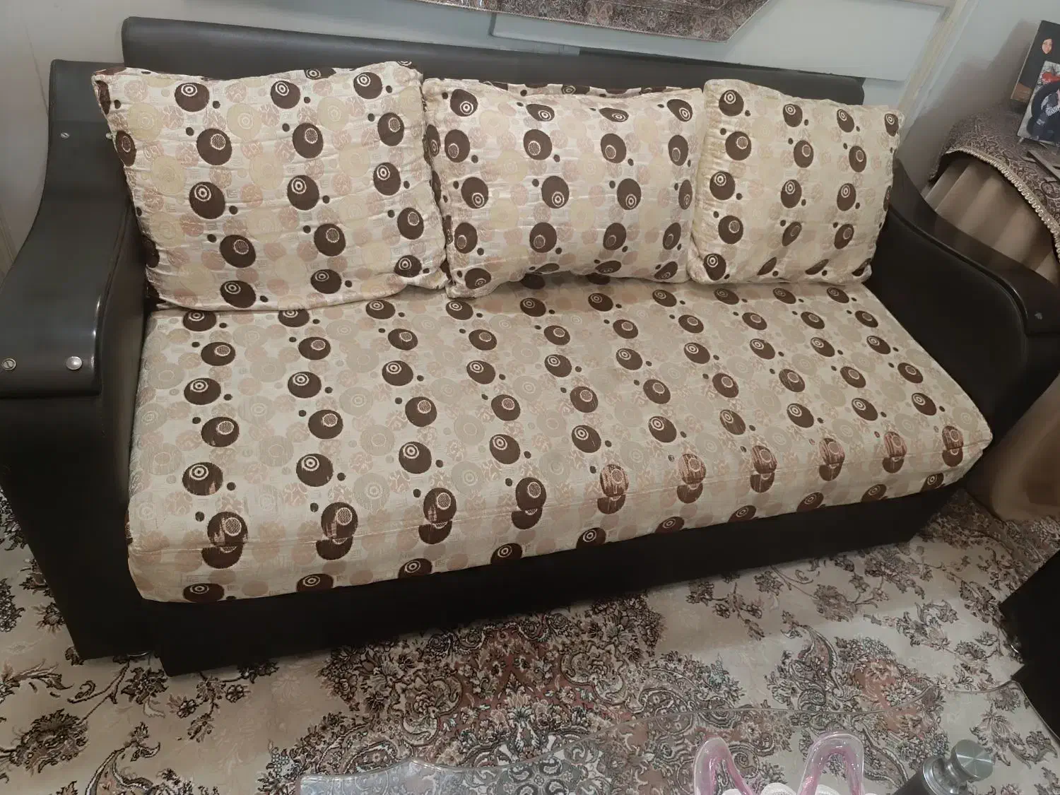 مبل راحتی زیبا|مبلمان خانگی و میز عسلی|قم, باجک دو|دیوار