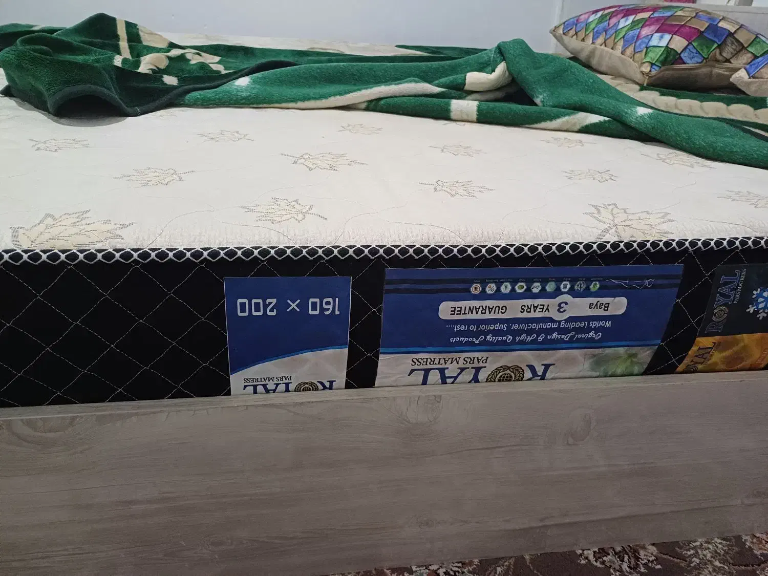 تخت خواب دو نفره سالم به خاطر جابه جایی میفروشم|تخت و سرویس خواب|رباط‌کریم, رباط‌کریم|دیوار