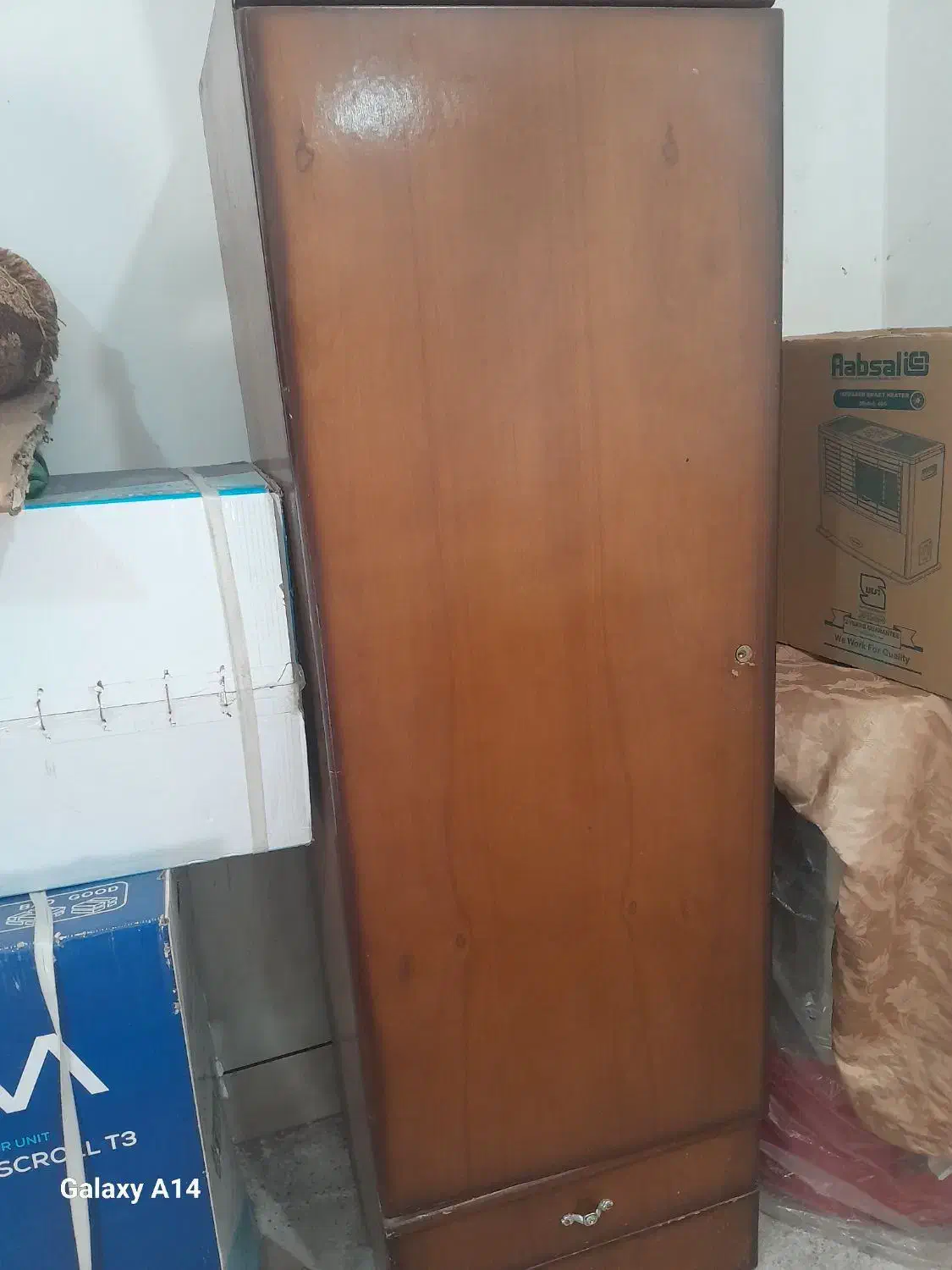 کمد|جاکفشی، کمد، دراور|اهواز, حصیرآباد|دیوار