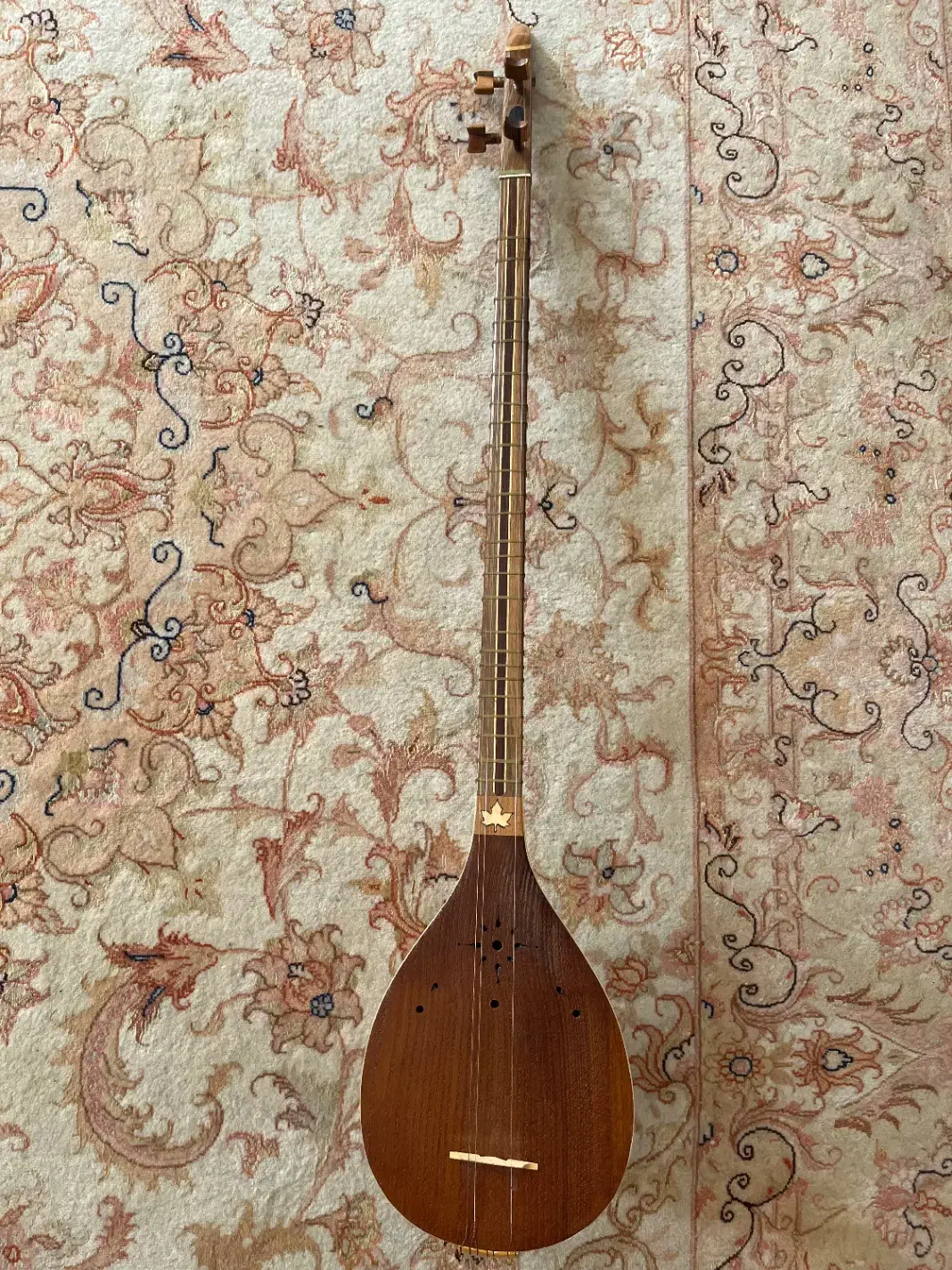 سه تار|سازهای سنتی|تبریز, |دیوار