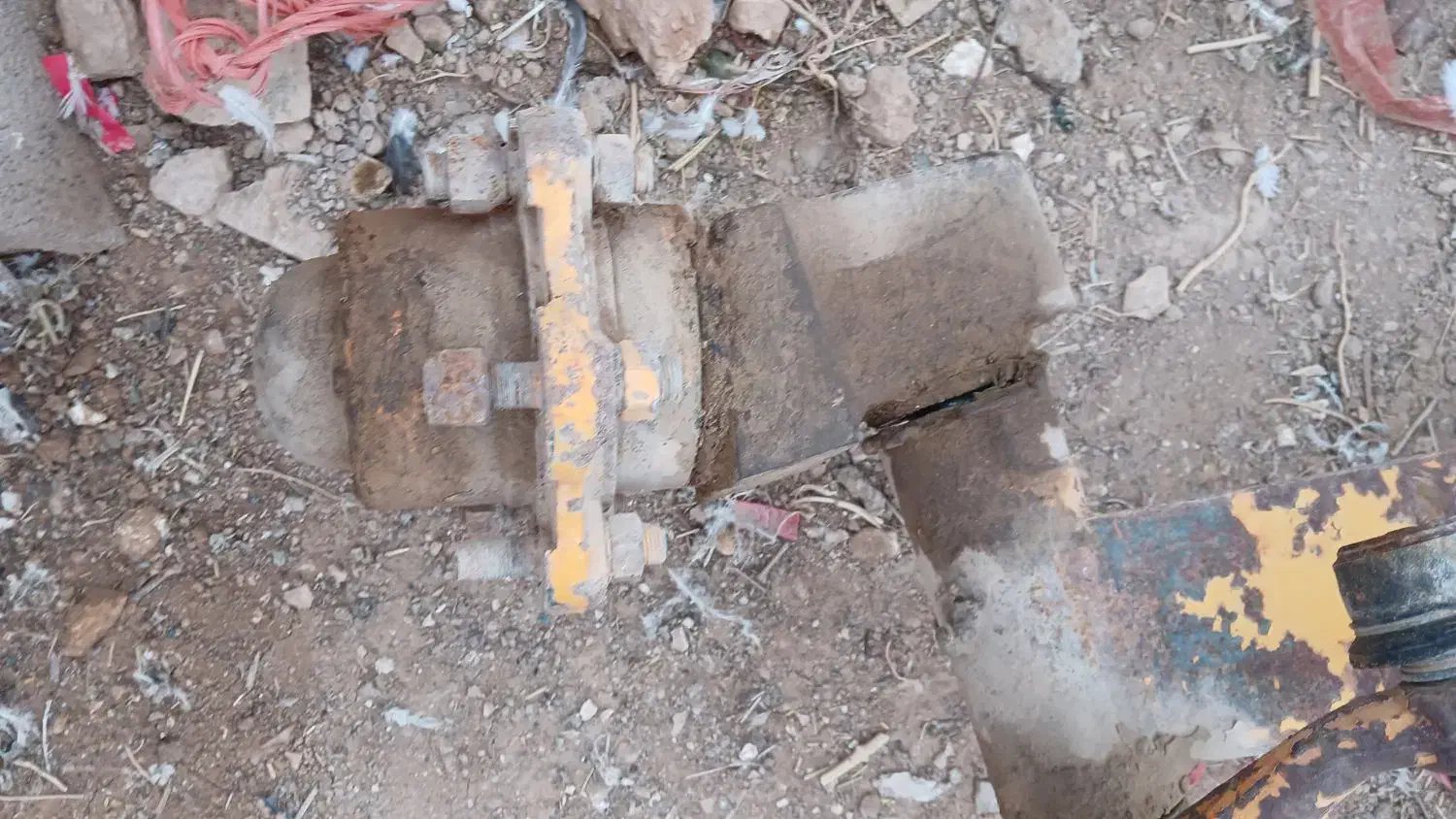 یک عدد دیفرانسیل جلو تراکتر ۲۸۵|قطعات یدکی و لوازم جانبی|کبودرآهنگ, |دیوار