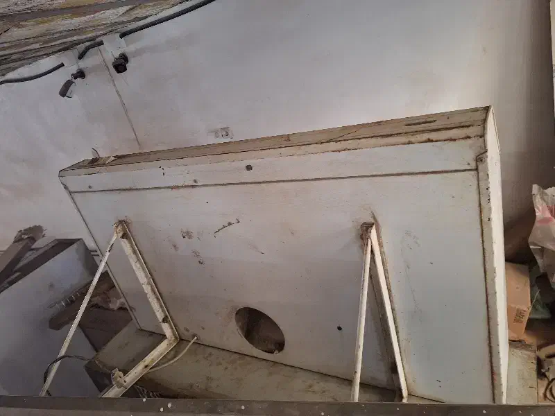 کابینت فلز قدیمی با هود و سینگ|آب‌چکان و نظم‌دهنده ظروف|یزد, |دیوار