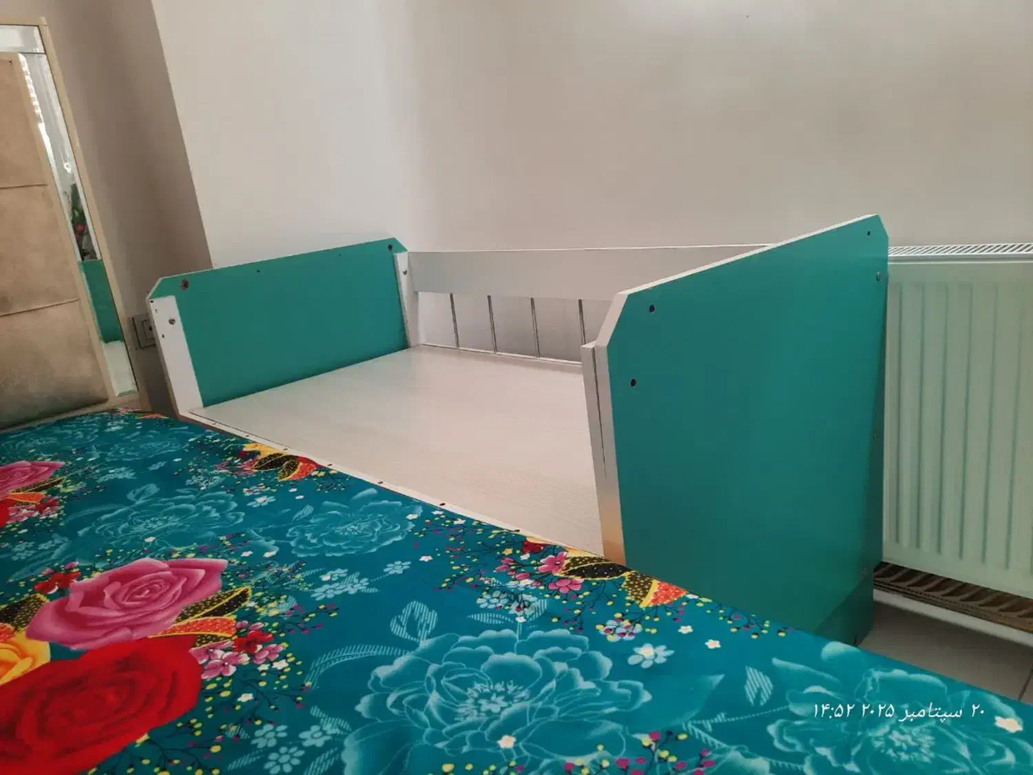 تخت کنار مادر|تخت و صندلی بچه|مبارکه, |دیوار