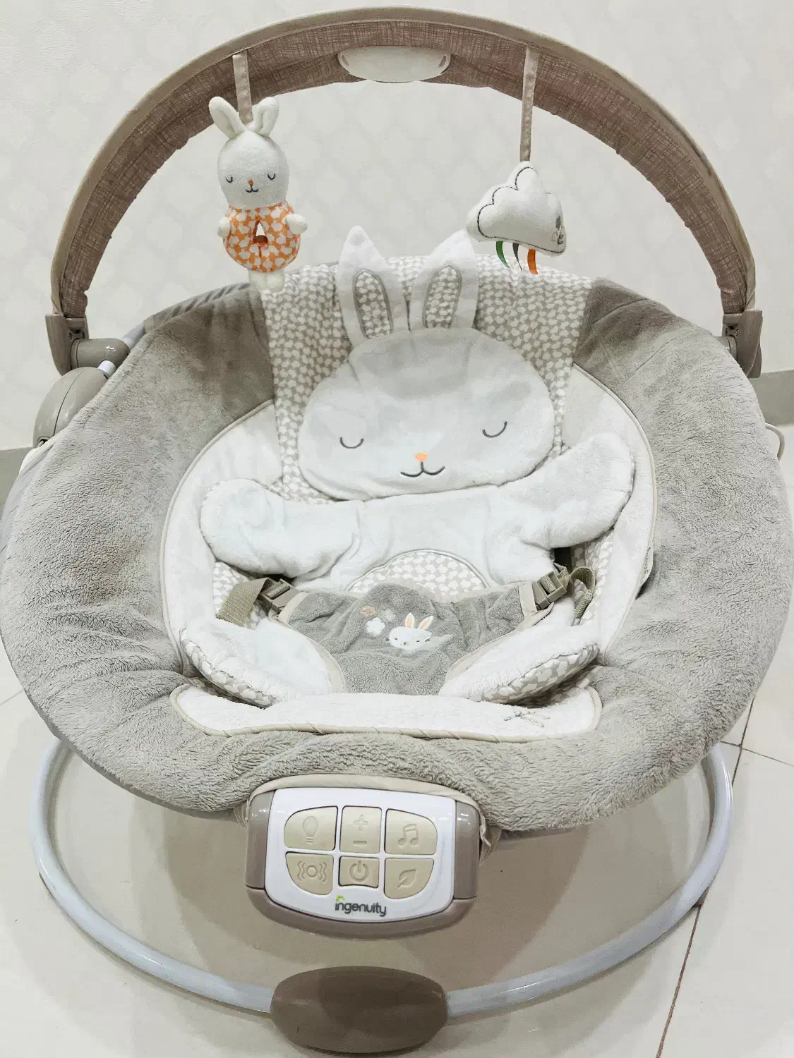 گهواره برقی برند اینجینیوتی|اسباب و اثاث بچه|بیرجند, |دیوار