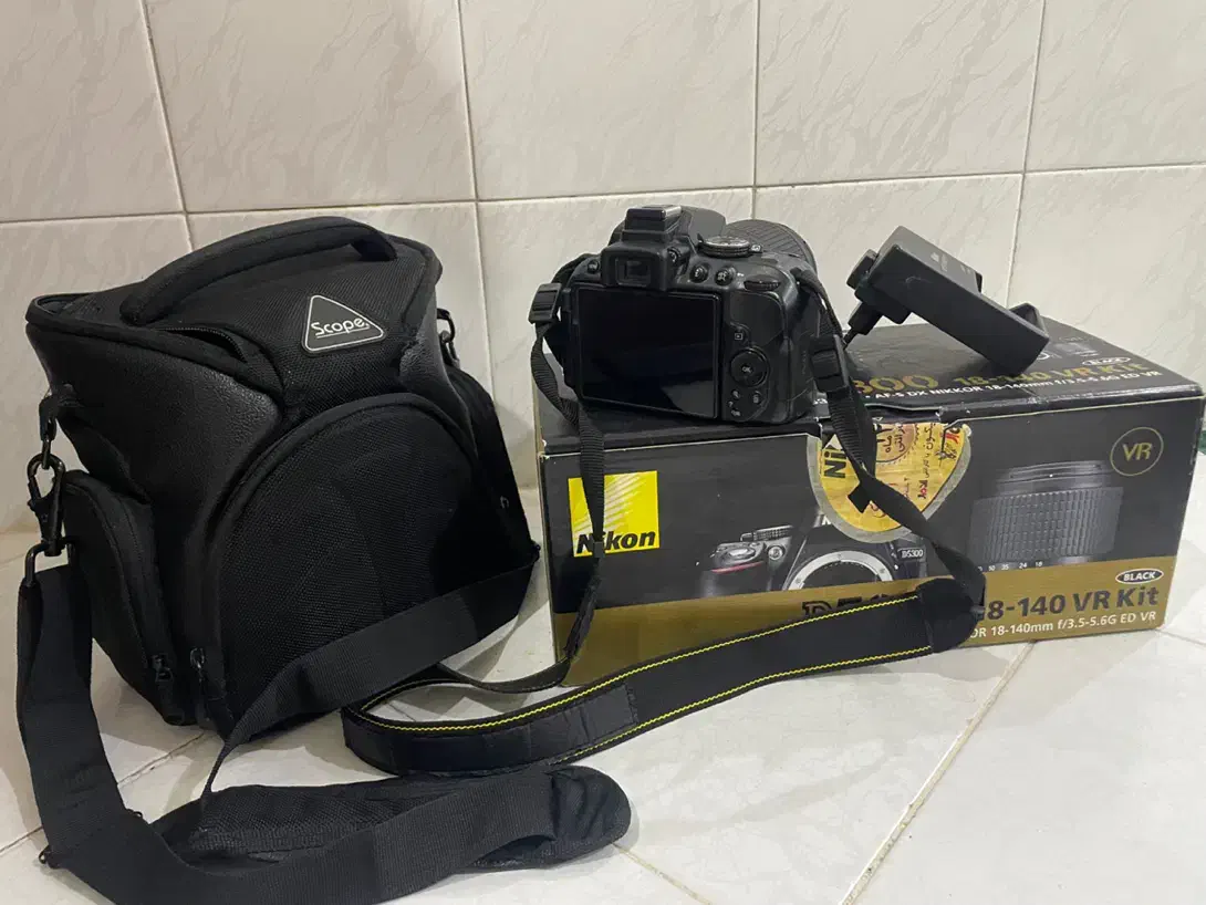 دوربین نیکون 5300|دوربین عکاسی و فیلم‌برداری|شیراز, باهنر|دیوار