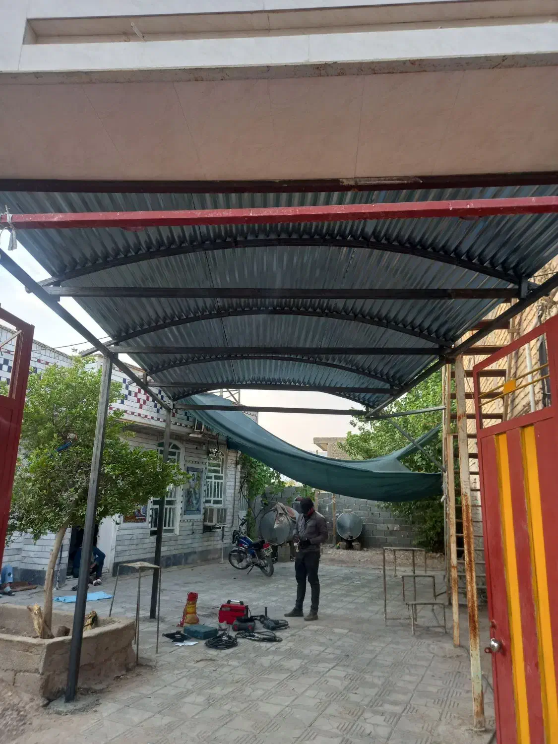 جوشکاری سیار تعمیرات و ساخت میز و صندلی فلز و چوب|خدمات پیشه و مهارت|داراب, |دیوار