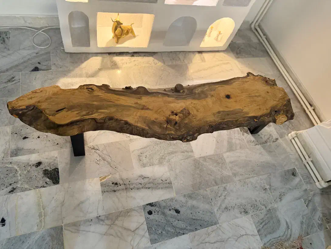 میز چوب نارون و رزین پایه فلز رنگ کوره ای کار دست|مبلمان خانگی و میز عسلی|تهران, مهران|دیوار