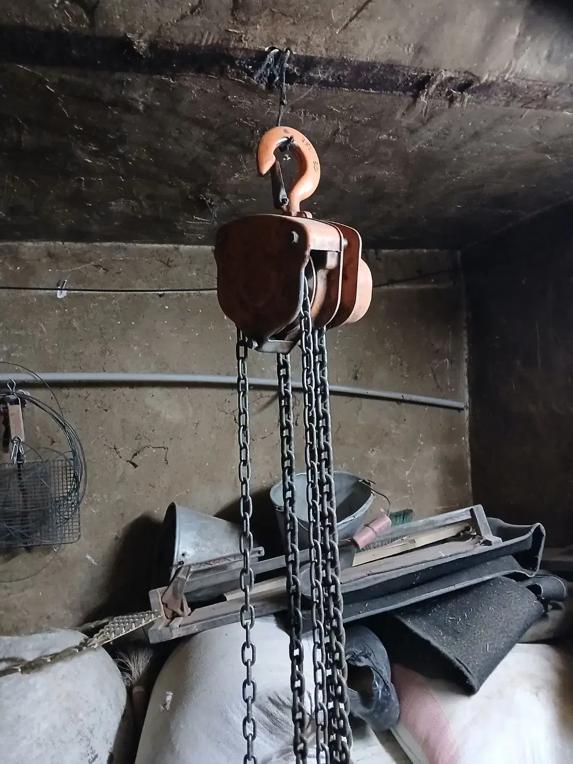 جرثقیل دستی|ابزارآلات|قم, باغ کرباسی|دیوار