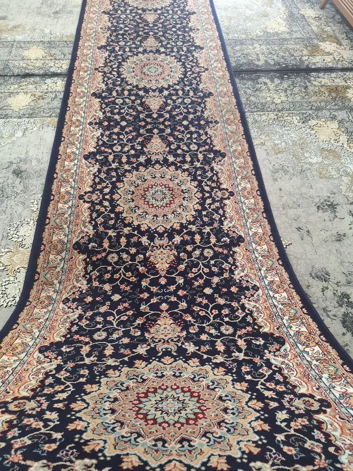 یک در پنج کناره فرش مشهد درحدنو|فرش|مشهد, شهرک مهر آباد|دیوار