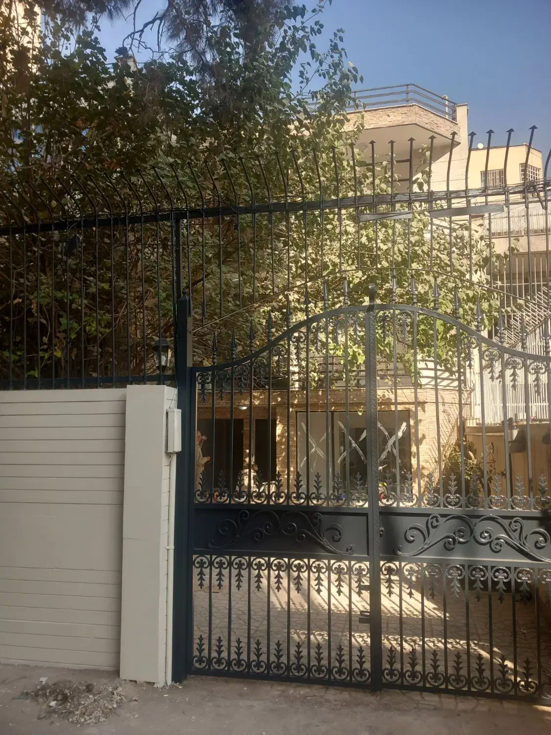 آپادانا  مستغلات۳۰۰متربنادر۳طبقه یکجا اجاره شرکت|اجارهٔ خانه و ویلا|تهران, نیلوفر|دیوار