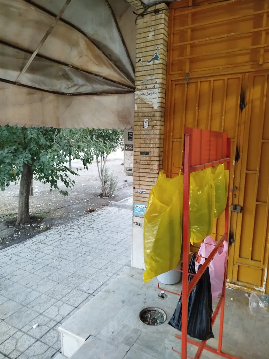 اجاره مغازه|اجارهٔ مغازه و غرفه|فولادشهر, B4|دیوار