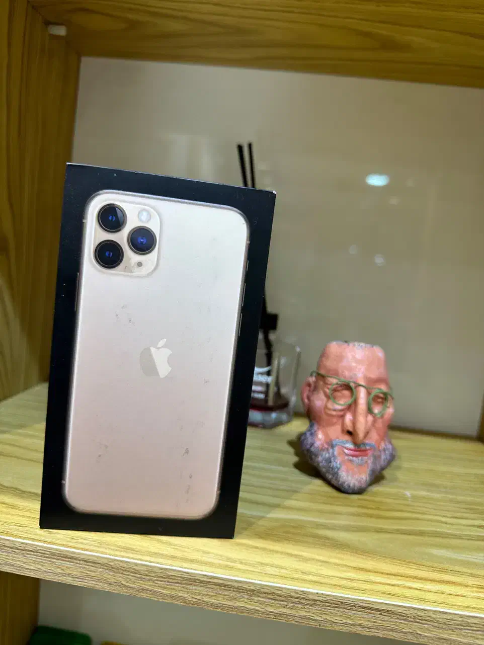 iphone 11 pro آیفون ۱۱ پرو|موبایل|تهران, درختی|دیوار
