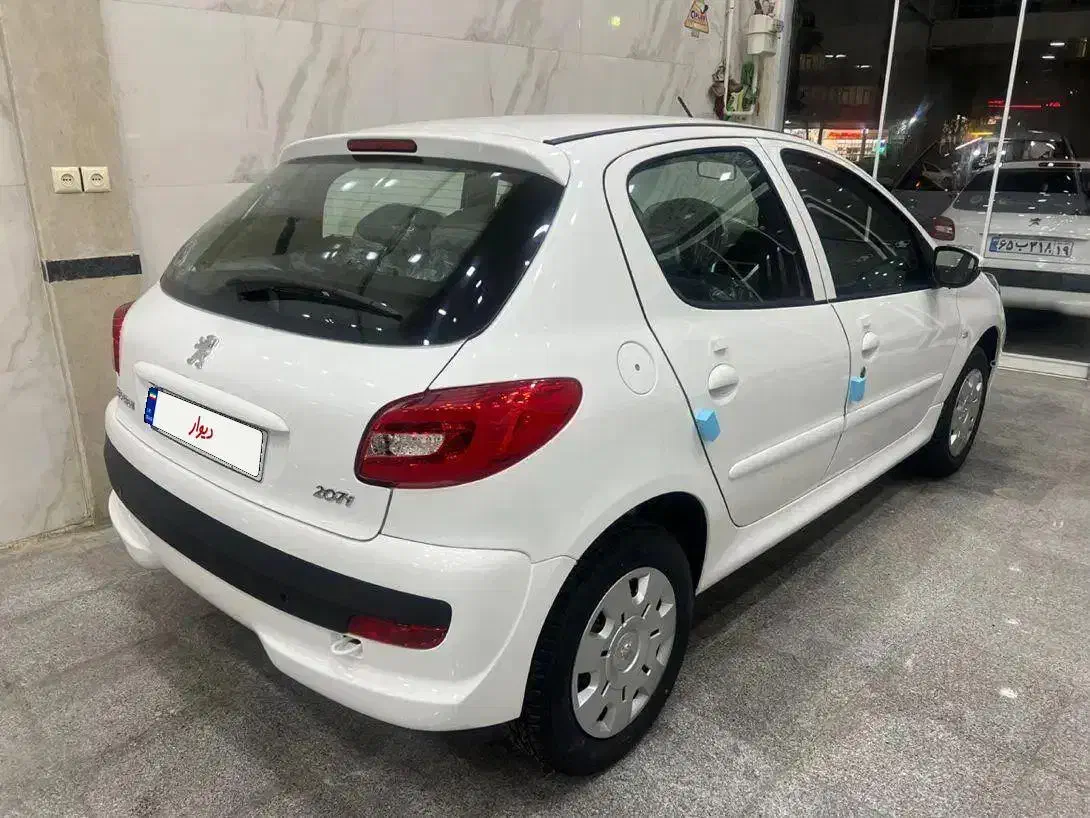 ۲۰۷ خشک سقف فلز ۱۴۰۴|خودرو سواری و وانت|همدان, |دیوار