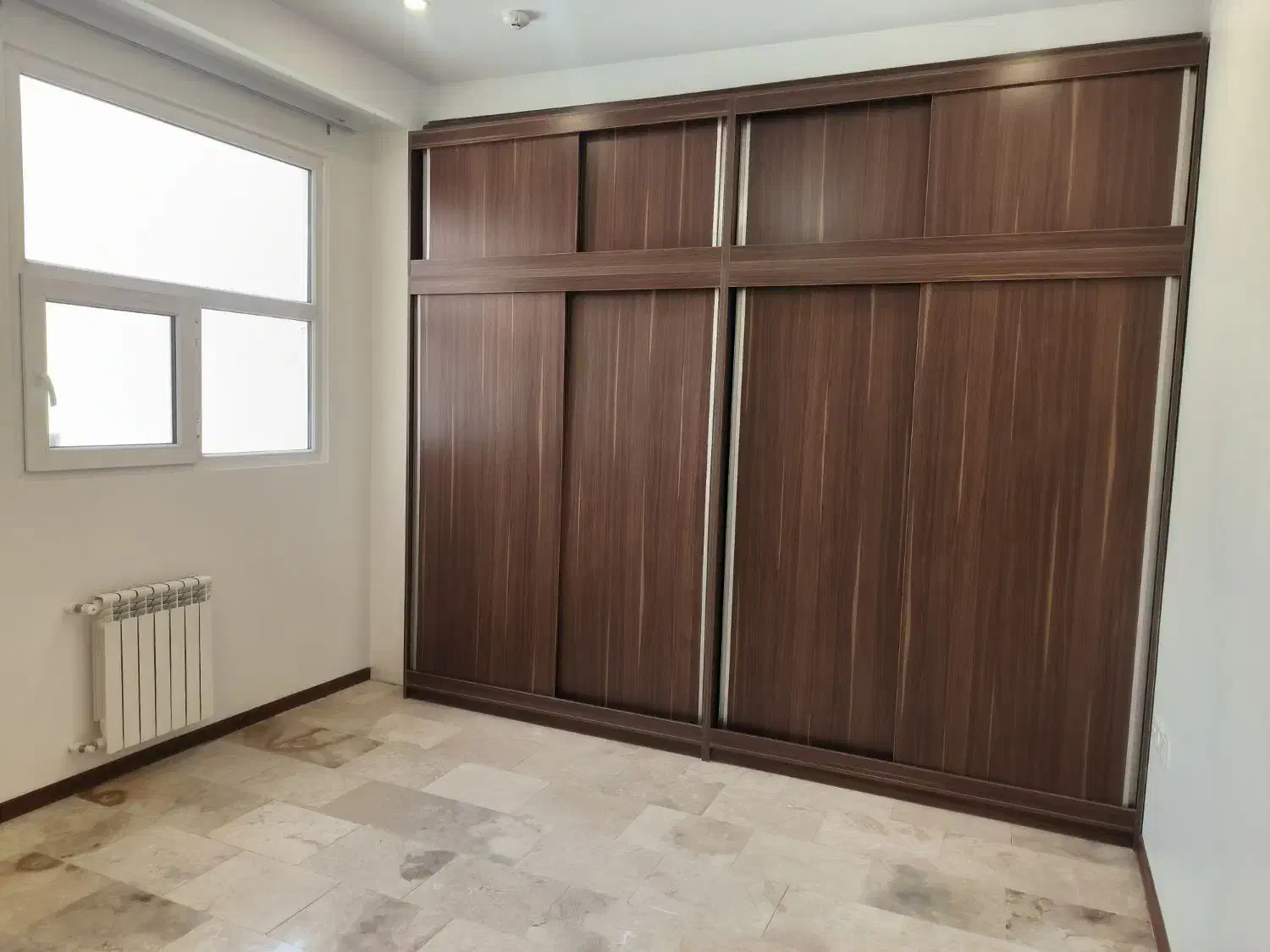 آپارتمان فلکه اول ۱۳۵ متر سه خواب شیک ۱۵۰ غربی