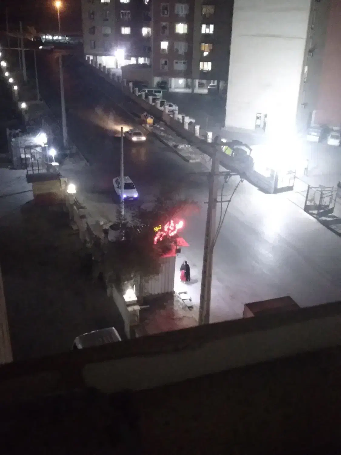 غرفه تجاری 12 متری جلو درب ورودی مجتمع تختی|اجارهٔ مغازه و غرفه|بندرعباس, |دیوار