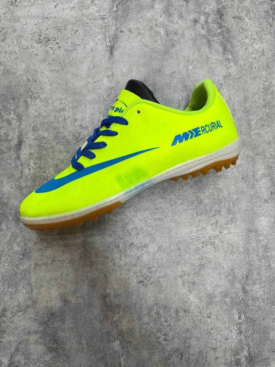 کفش چمن مصنوعی|کیف، کفش، کمربند|حبیب آباد, |دیوار