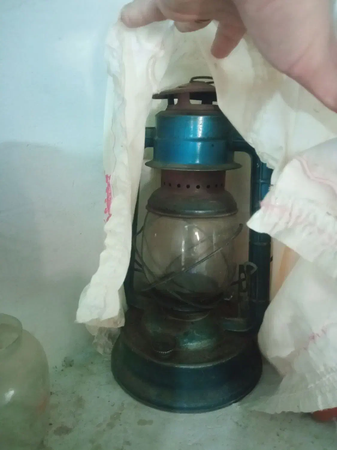 چراغ دستی قدیمی60ساله عتیقه|کلکسیون اشیاء عتیقه|خمین, |دیوار