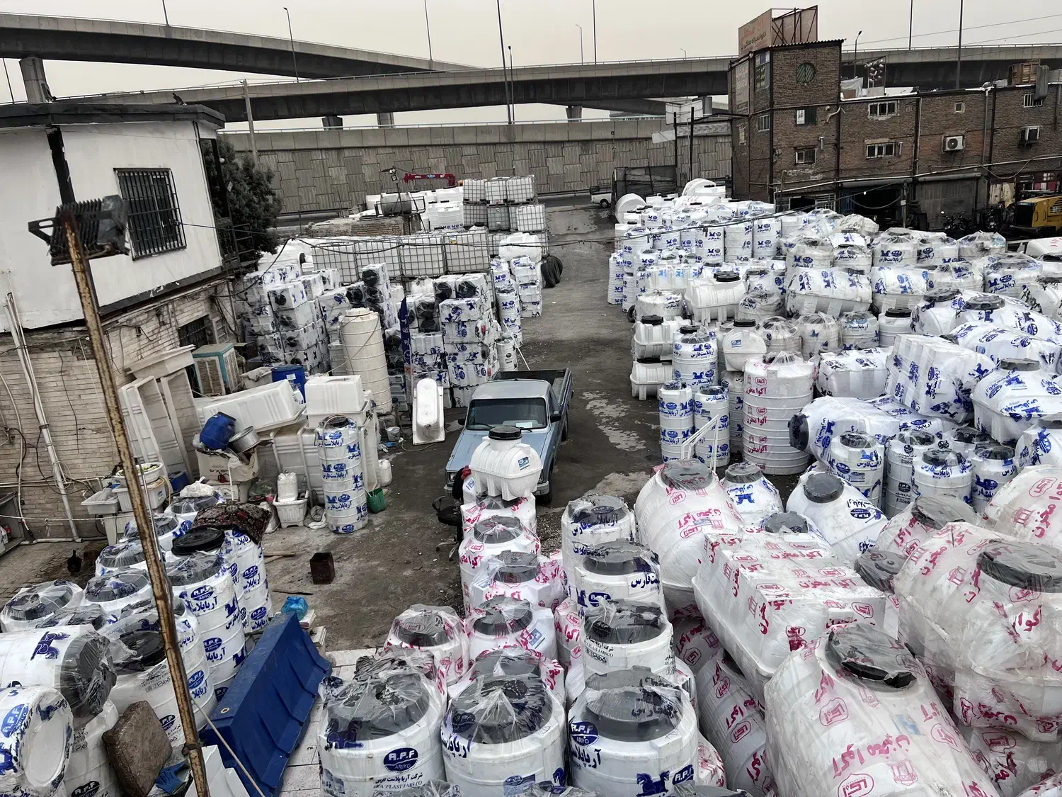 آریا پلاست فارس/مخزن پلاستیکی/ منبع آب|مصالح و تجهیزات ساختمان|قدس, شهرقدس|دیوار