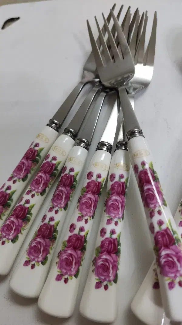 قاشق چنگال خارجی کاملا آکبند|ظروف سرو و پذیرایی|تبریز, |دیوار