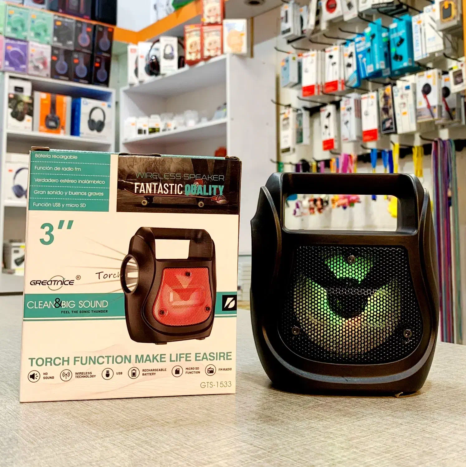 اسپیکر بلوتوثی + چراغ قوه مدل GTS-1533|پخشکننده همراه|کرج, گوهردشت|دیوار