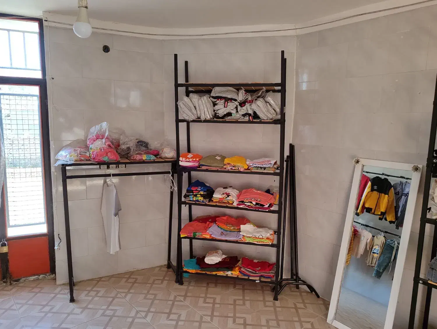 قفسه وپوشاک|فروشگاه و مغازه|آق قلا, |دیوار