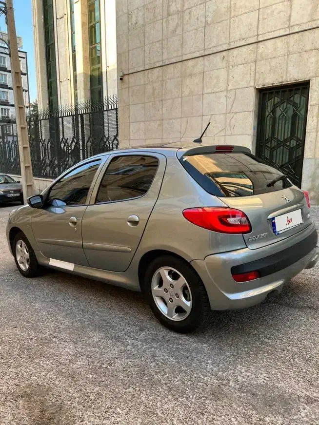 پژو۲۰۷ پانا ارتقایافته تیتانیوم|خودرو سواری و وانت|همدان, |دیوار