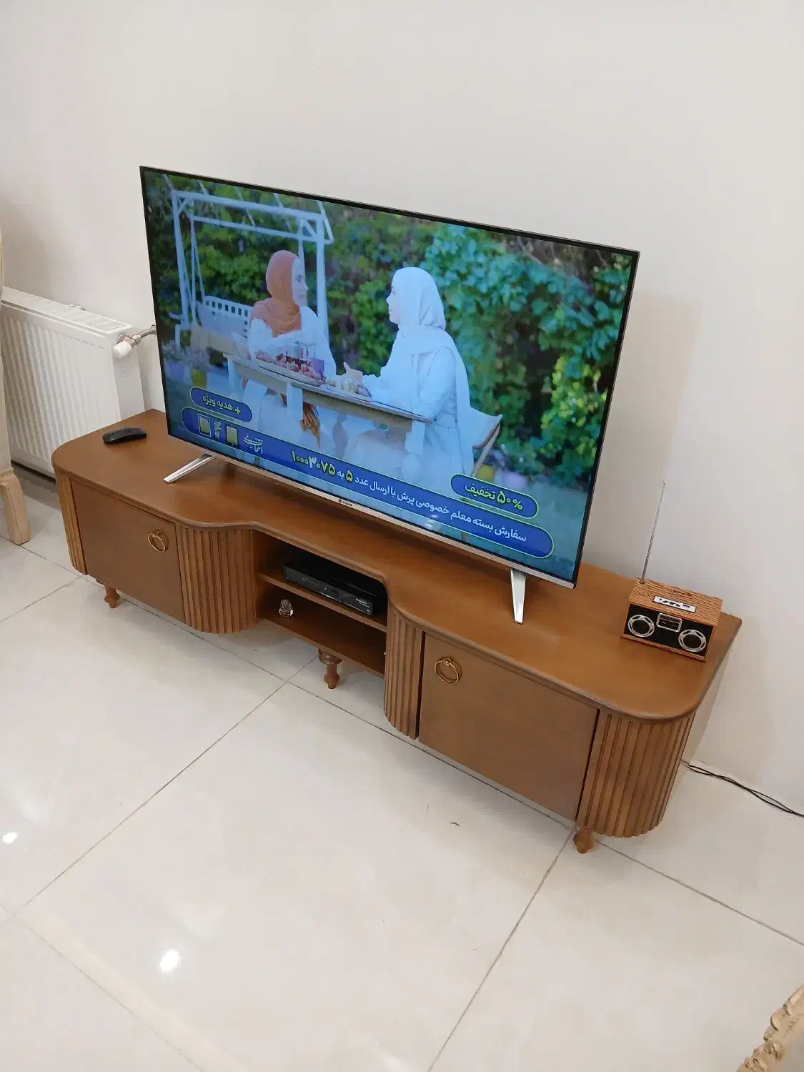 میزتلویزیون رنگ فندوقی خوب جنس چوب|میز تلویزیون|همدان, |دیوار