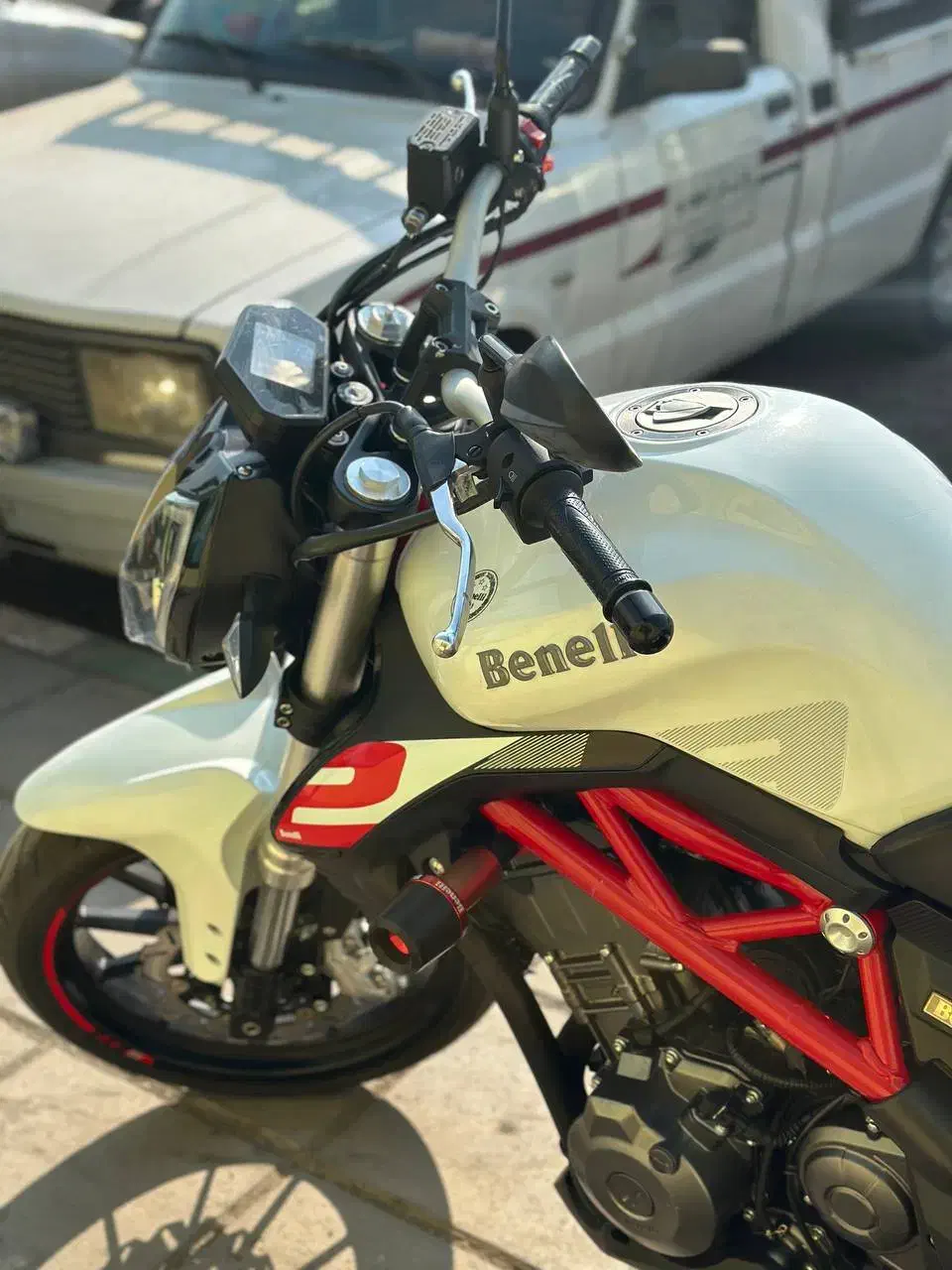 بنلی دوسیلندر|موتورسیکلت|آفتاب, |دیوار