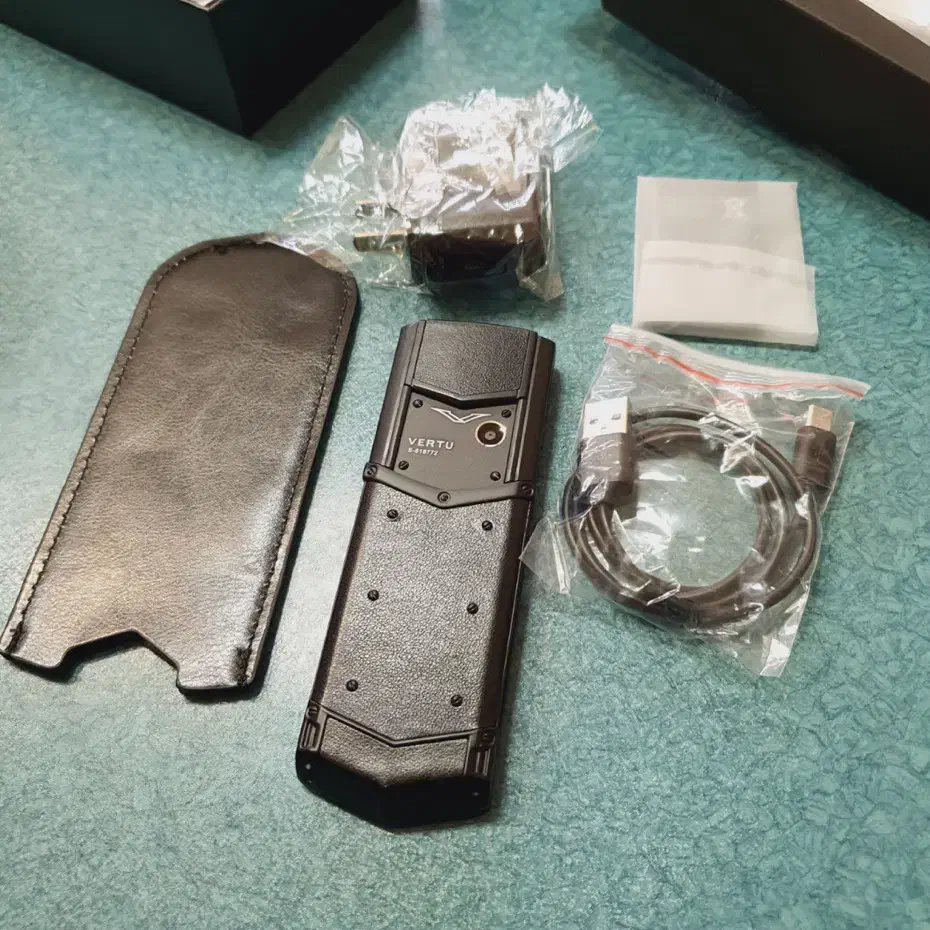 Mobile ساده VERTU خاص LAKCHERY|موبایل|تهران, گلستان (شهرک راه آهن)|دیوار