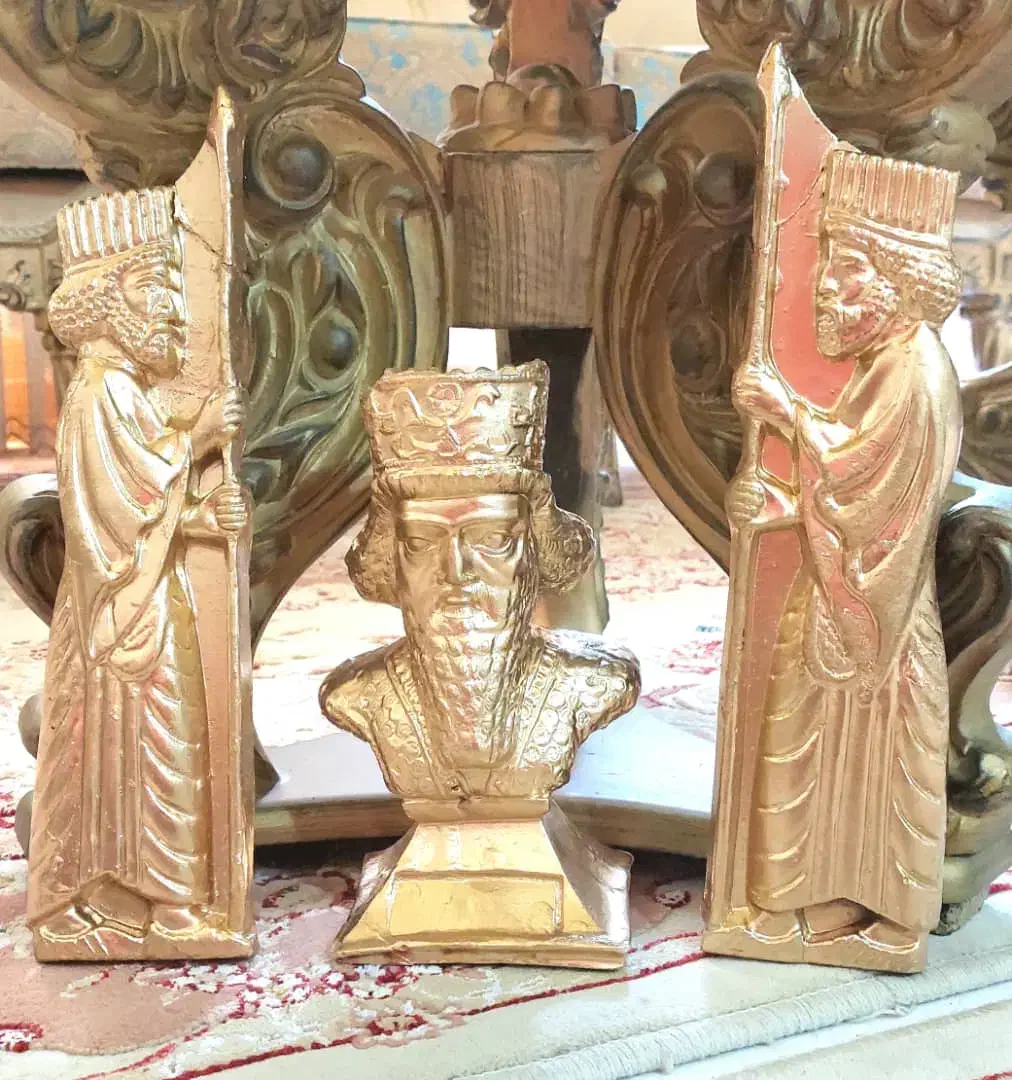 مجسمه های هخامنشی|مجسمه، تندیس، ماکت|بندر انزلی, سامانسر|دیوار