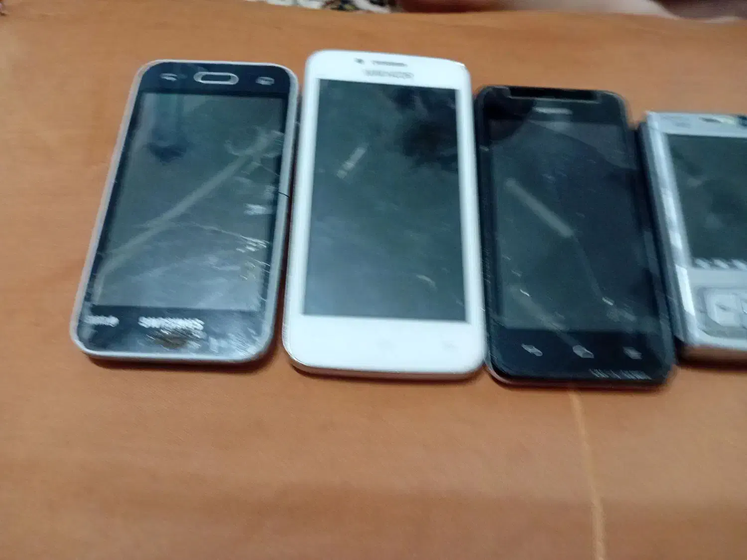 سلام چند گوشی خرابی جزوی دارد|موبایل|ابریشم, |دیوار