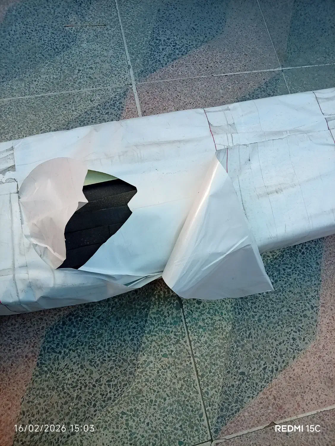 گم شده پیدا شده|اشیا|شیراز, کوشک میدان|دیوار