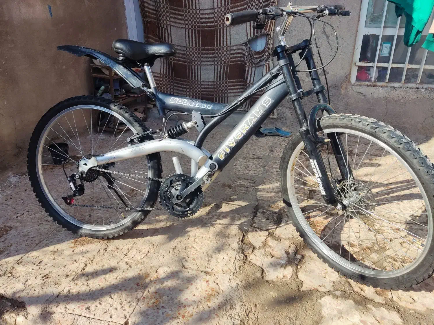 دوچرخه|دوچرخه، اسکیت، اسکوتر|تربت جام, حافظ|دیوار