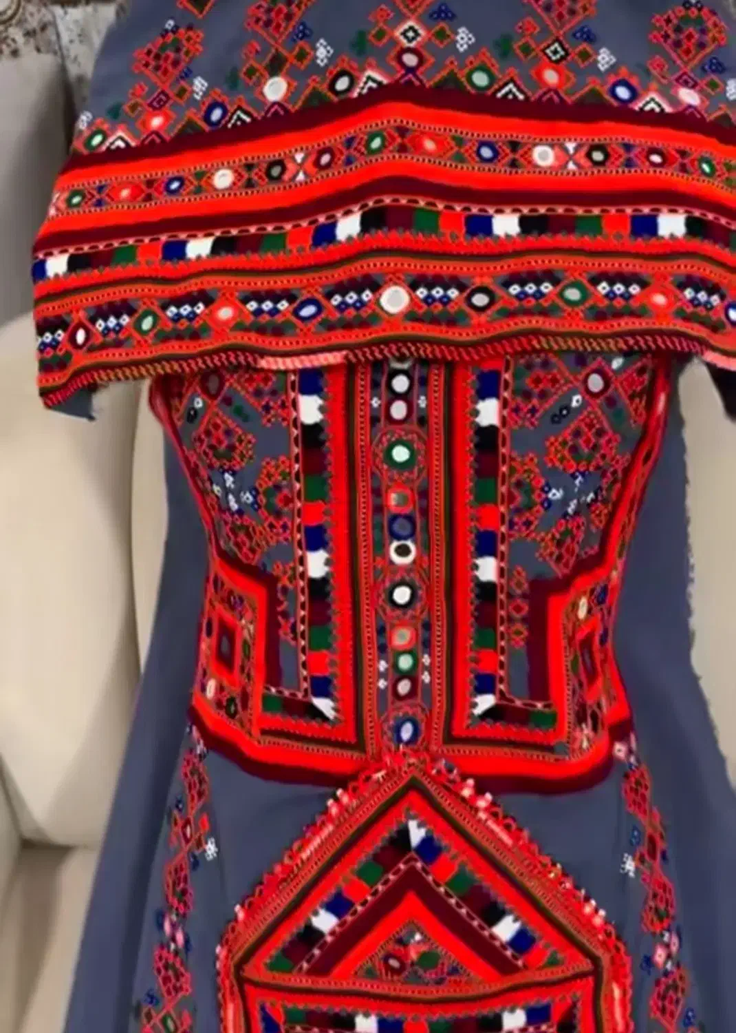 آینه میدوزم|لباس|ایرانشهر, |دیوار