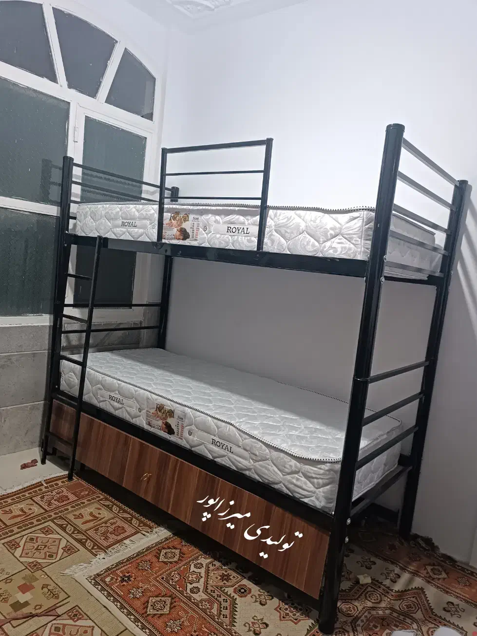 تخت میزبان دار فلزی و چوبی|تخت و سرویس خواب|قم, امامزاده ابراهیم|دیوار