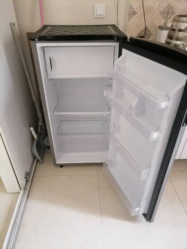 یخچال ۹ فوت ایستکول .قیمت منصفانه|یخچال و فریزر|گرگان, |دیوار